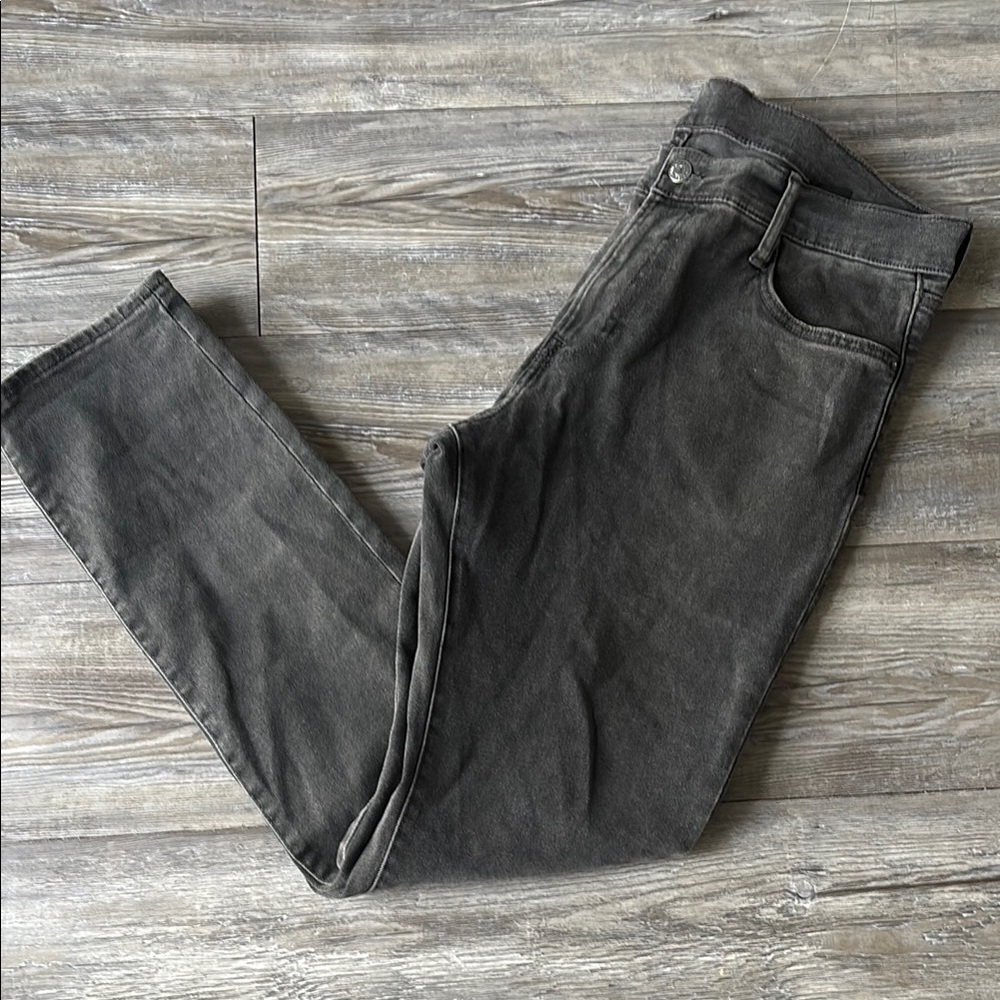 Stylish Gray Denim Jeans - Picture 2 of 3